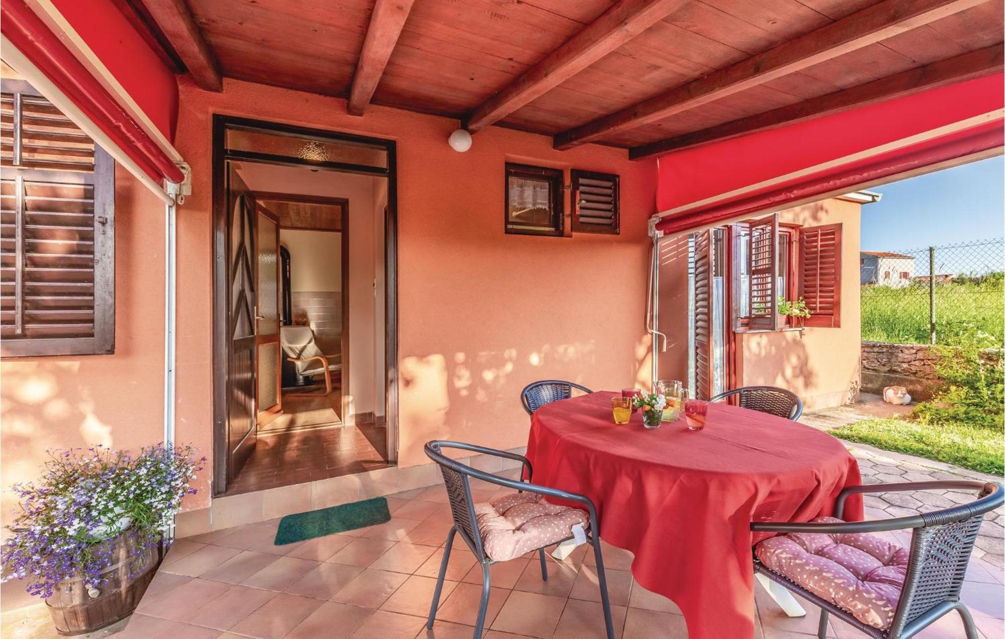 1 Bedroom Pet Friendly Home In Šišan 外观 照片
