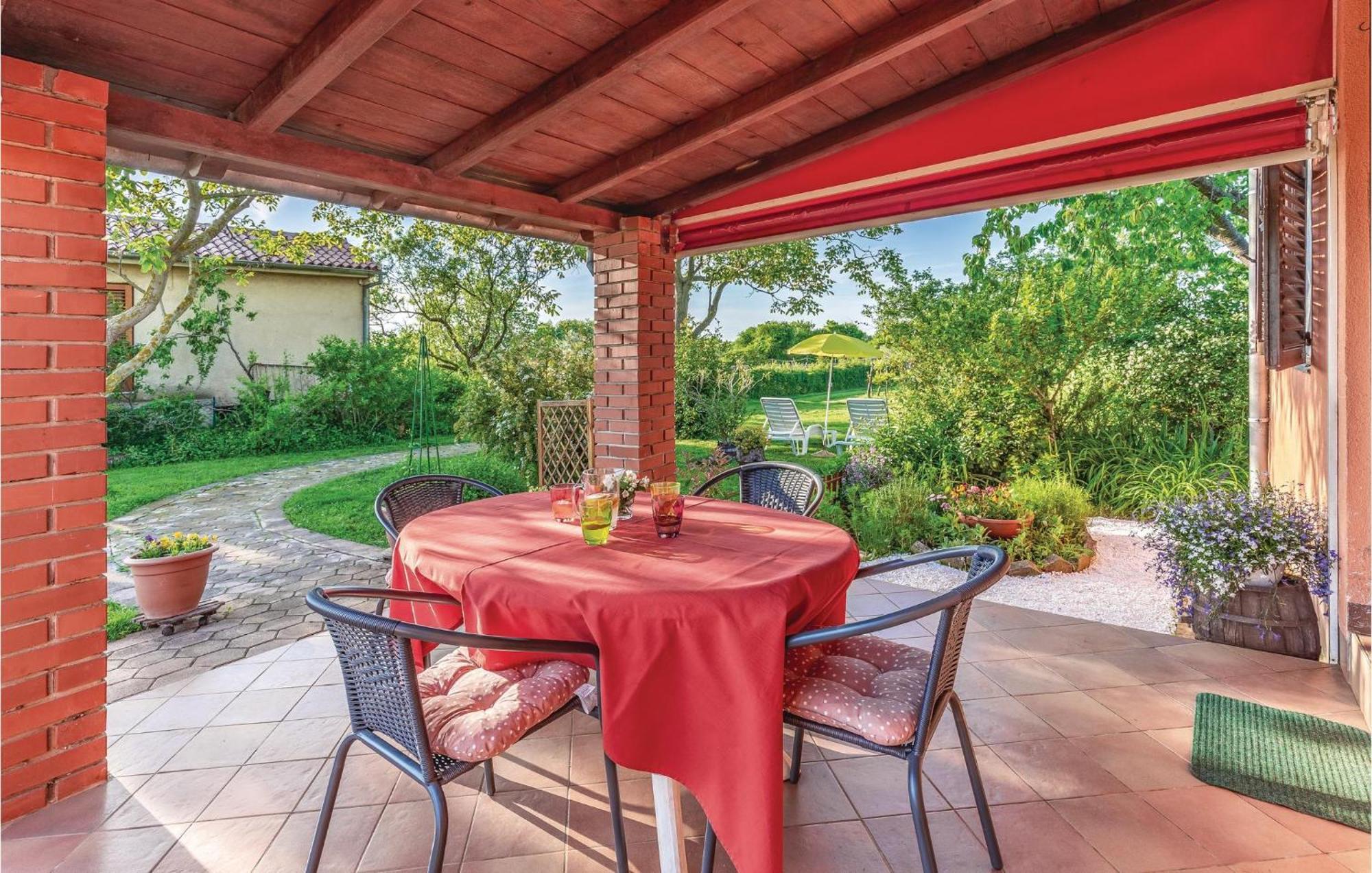 1 Bedroom Pet Friendly Home In Šišan 外观 照片