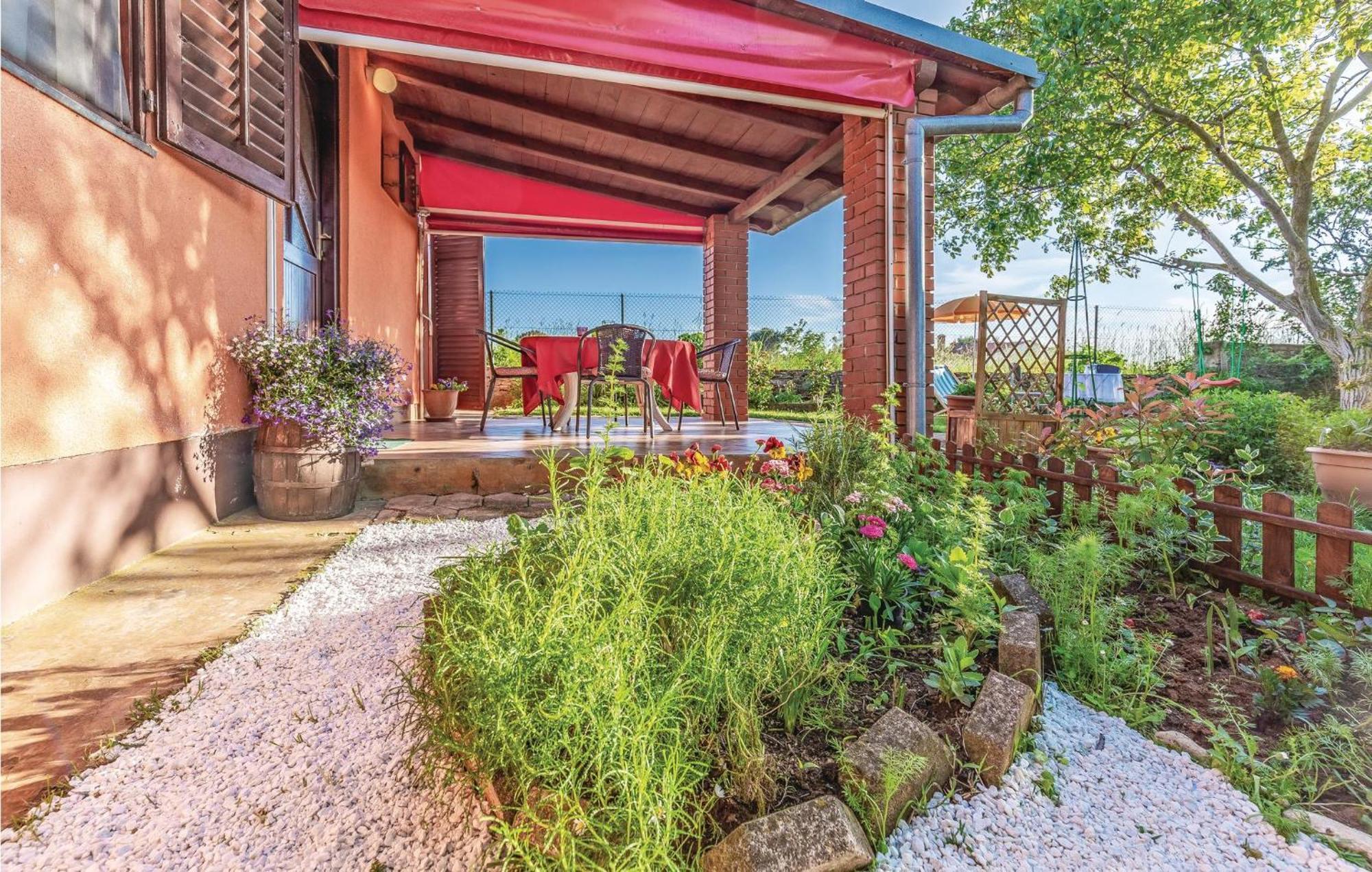 1 Bedroom Pet Friendly Home In Šišan 外观 照片